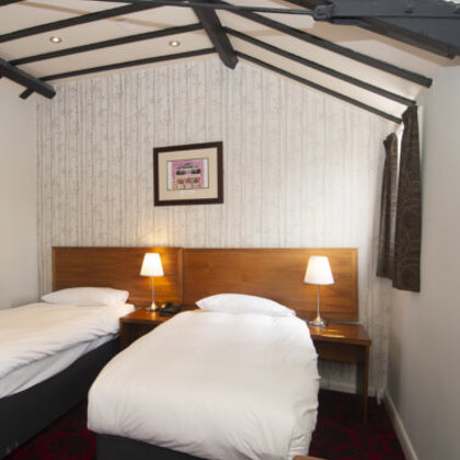 HOTEL The Royal Hop Pole Tewkesbury P3484 24 378X428